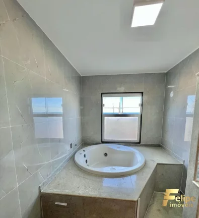 Imagem MARAVILHOSA CASA NA QUADRA DO MAR EM INTERLAGOS / VILA VELHA - ES