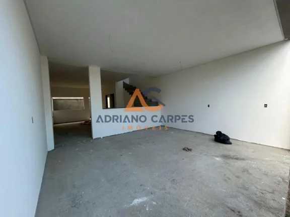 Imagem Sobrado de Alto Padrão à Venda em Navegantes-SC, Bairro Gravatá 3 Quartos sendo 1 Suíte, 1 Sala, 3 Banheiros, Adriano Carpes Imóveis