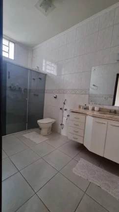 Imagem RESIDÊNCIA À VENDA NO JARDIM FLÓRIDA - 03 quartos sendo 1 suíte - 02 salas jantar e tv - 04 vagas de garagem cobertas - Ampla cozinha