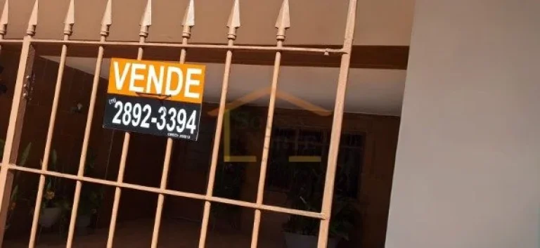 Imagem Imóvel com terreno de 250 m², composto por casa térrea e sobrado aos fundos.

A casa térrea disp...