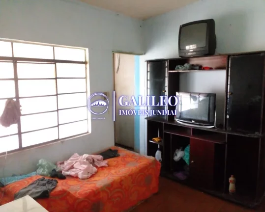 Imagem VENDE Casa no Parque Centenário 57 m² - Terreno 250m² de área - Esquina - declive