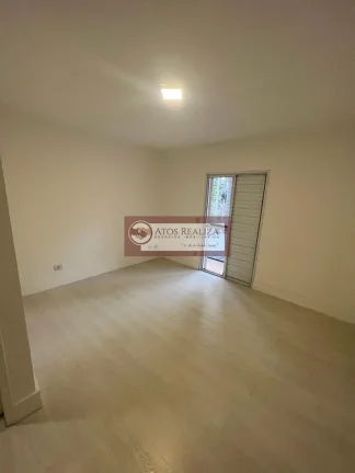 Imagem Vendo SUPER Oportunidades na vila Mariana. Casa 225m2, com 3 suítes, 6 Banheiros, 2 vagas, dependência de empregada, corredores nas laterais. OPORTUNIDADE.