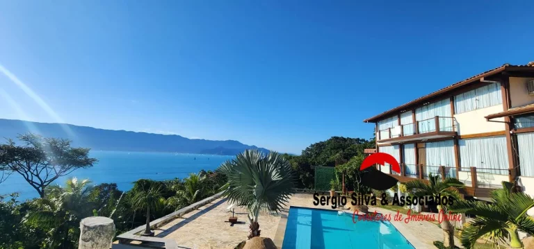 Imagem Casa Espetacular a Venda de Frente Para o Mar, em Ilhabela/SP.