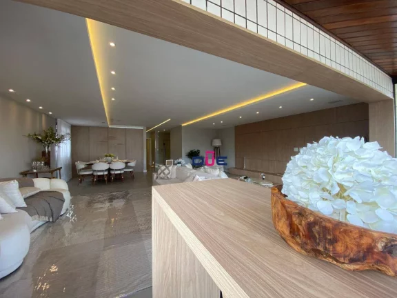 Imagem Apartamento de Alto Padrão com 4 Suítes e 3 vagas demarcadas, Retrofit-Acabamento Impecável na Vila Rica, Santos