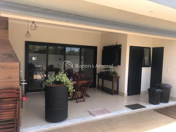 Imagem Excelente casa térrea, projetada para oferecer conforto, funcionalidade e ótima iluminação natur...