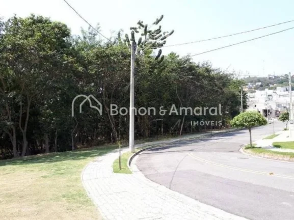 Imagem Casa à venda em condomínio em Valinhos, com 3 dormitórios, incluindo uma suíte máster com close...