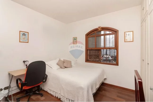 Imagem Raridade no coração da Cidade São Francisco – Sobrado espaçoso com 4 dormitórios (2 suítes)