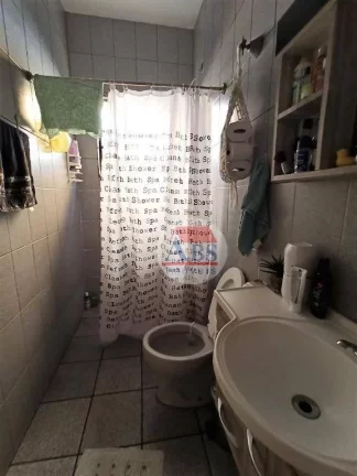 Imagem Casa Geminada com 2 dormitórios à venda, 108 m² por R$ 300.000 - Vila Ponte Nova - Cubatão/SP