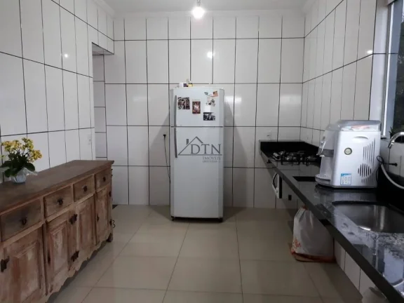 Imagem Casas e 2 salões - Bairro Massaguaçu - Caraguatatuba