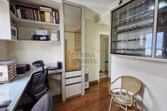 Imagem Apartamento com 142m², 3 dormitórios, sendo 3 suites, 5 banheiros, sala para dois ambientes, varan...