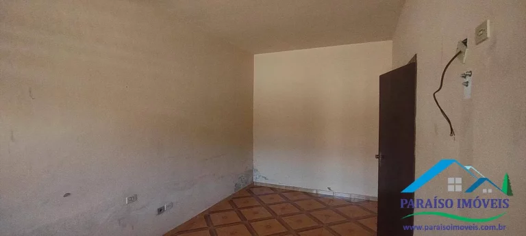 Imagem More no Centro de Paraisópolis - Casa com 3 dormitórios