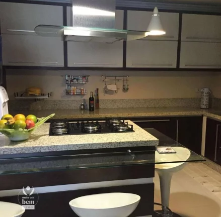 Imagem Casa 480m² com espaço gourmet e piscina, 7 quartos, 5 vagas de garagem à venda por R$ 2.500.000 - Piçarras - Guaratuba/PR