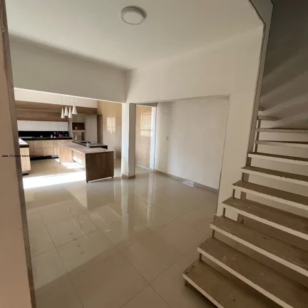 Imagem Sobrado para Venda em Limeira, Residencial Recanto Verde, 2 dormitórios, 1 suíte, 3 banheiros, 5 vagas