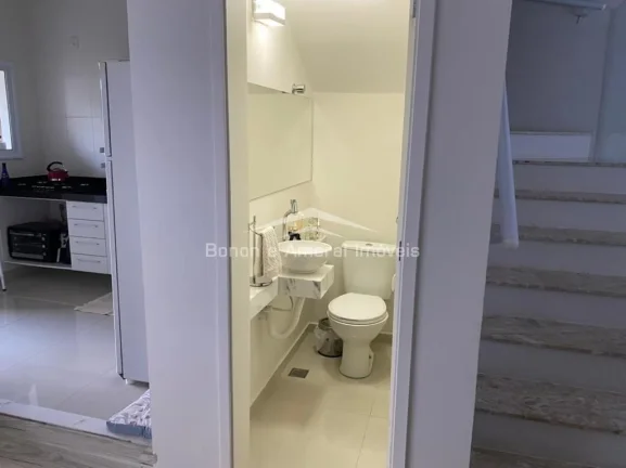 Imagem São 3 dormitórios sendo uma suíte, todos os quartos com ar condicionado.
3 banheiros, 2 salas, 2 ...