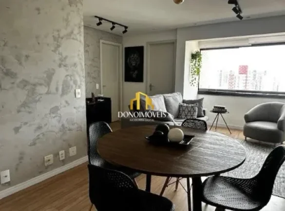 Imagem Apartamento confortável e moderno. Conta com 1 suíte ampla com armários e closet, espaço privati...