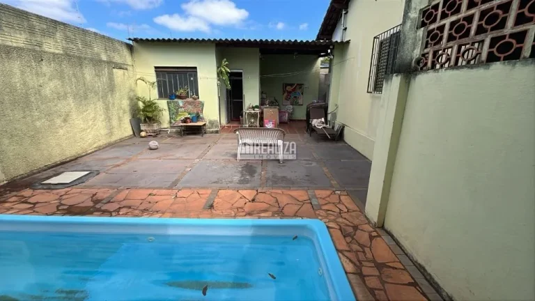 Imagem Linda casa à venda no bairro Estados Unidos em Uberaba | 3 dormitórios, piscina e móveis planejados!