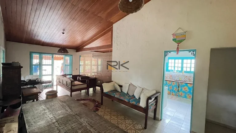 Imagem CASA COM 3 DORMITÓRIOS SENDO 1 SUÍTE,VARANDA,QUINTAL