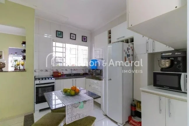 Imagem Imóvel amplo à venda com 3 quartos e 2 banheiros no total. Este imóvel está bem equipado O imóv...
