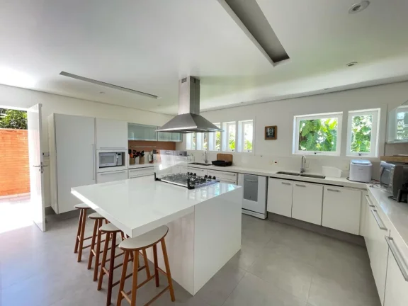 Imagem Casa única na Riviera de São Lourenço: Módulo 5: 6 quartos, 6 suítes. Pé na areia frontal, vista para o mar e amplo espaço gourmet.