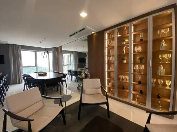 Imagem Apartamento mobiliado com 5 dormitórios sendo 4 suítes e 3 vagas de garagem em Balneário Camboriú