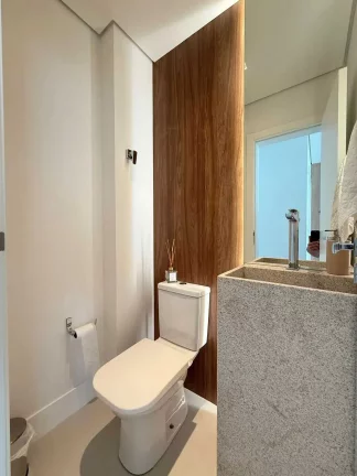 Imagem Apartamento mobiliado com 3 suítes e 2 vagas de garagem em Balneário Camboriú/SC