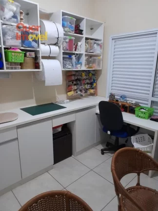 Imagem Apartamento à venda em Ribeirão Preto-SP no Jardim Botânico - Edifício Santana 2 quartos, 1 suíte, 2 salas, 2 banheiros, 1 vaga - Quer Imóvel Negócios Imobiliários.