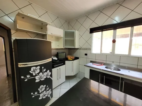Imagem VICENTE DE CARVALHO- CASA TOTALMENTE REFORMADA , RICA EM ARMÁRIOS , GARAGEM PARA 04 AUTOS.
