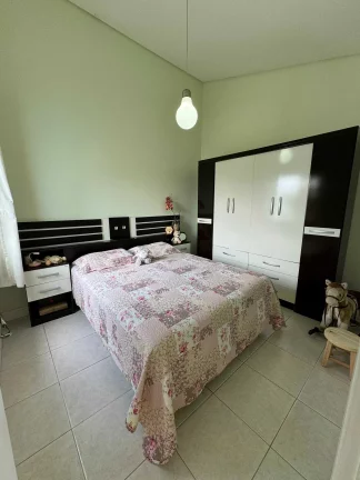 Imagem Casa com 2 dormitórios sendo 1 suite e 1 vaga de garagem no bairro São Vicente em Itajaí
