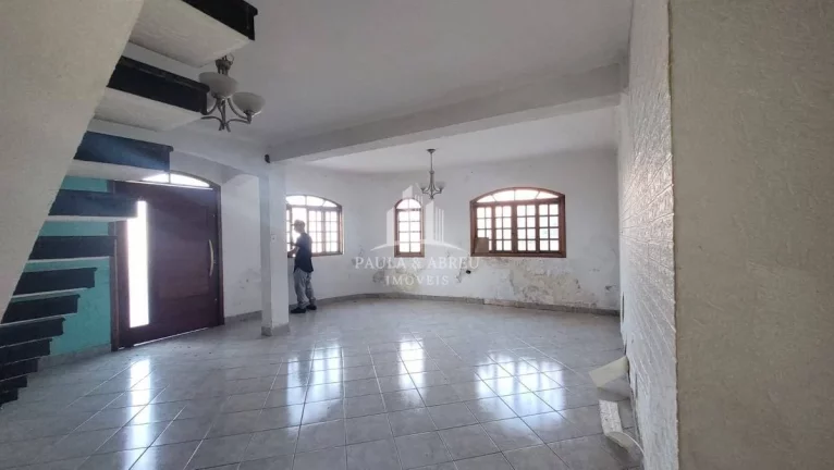 Imagem Lindo Sobrado Esquina, 191m², 237m² Construídos, 5 Quartos, 1 Com Suíte Master e Sacada, Sala 3 Ambientes Enorme, Escritura, Várias vagas, 2 Salões (reformar), Área Gourmet no Jardim Esperança, Mauá-SP