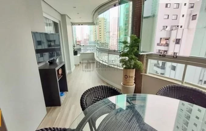 Imagem Apartamento com 3 suítes à venda no Centro de Balneário Camboriú/SC