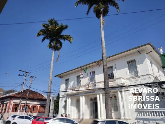 Imagem Imóvel histórico à venda no centro de Itu/SP, com grande potencial residencial ou comercial.