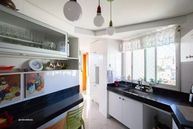 Imagem Localizado no bairro Santa Ines, este espaçoso apartamento oferece 121 metros quadrados de conforto...