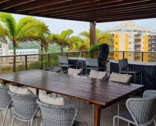 Imagem Apartamento semimobiliado com varanda/sacada a beira mar da Praia de Areia Dourada. -AP1580