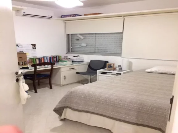 Imagem Apartamento à venda com 4 quartos, sendo 2 suítes, no condomínio Quinta de Bragança, São Paulo - SP