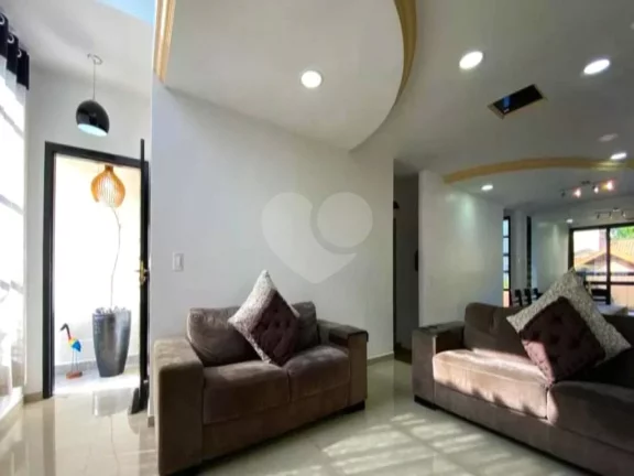 Imagem Casa à venda com 3 quartos, sendo 1 suíte, em Parque Monte Alegre, Taboão da Serra - SP