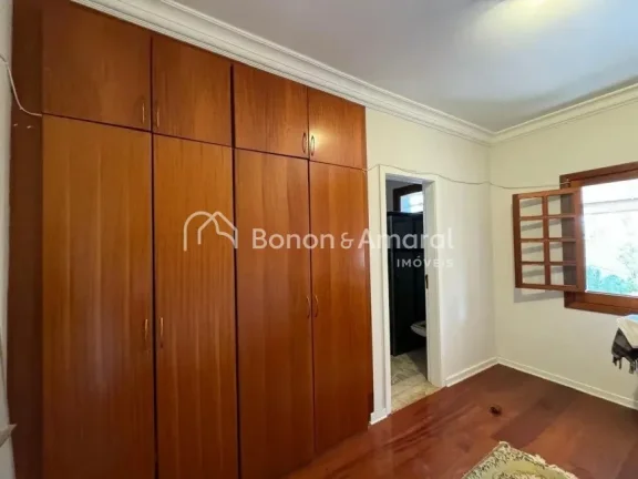 Imagem Casa charmosa e aconchegante com ambientes bem distribuídos, oferecendo hall de entrada com lavabo,...