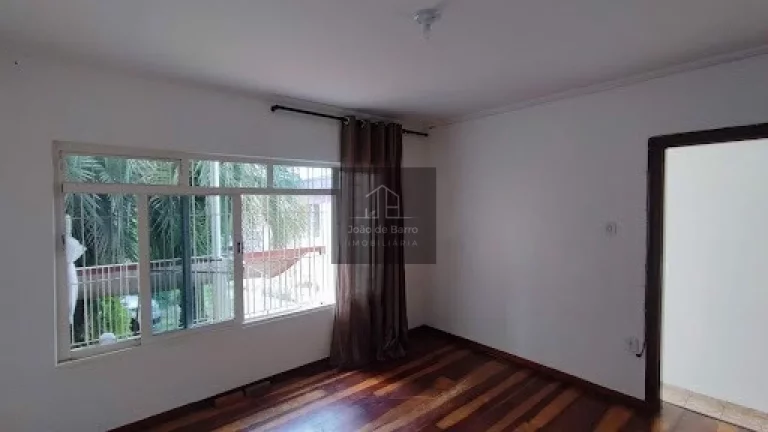 Imagem ESPAÇO e Conforto! Casa Ampla 2 Dorms. Vila Marari, Quintal Gigante (300m²) e Armários.