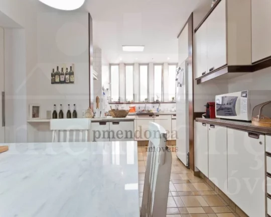 Imagem Perdizes apartamento com 3 suítes e 3 vagas, próximo ao parque Água Branca.