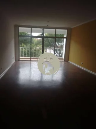 Imagem OPORTUNIDADE!!! APARTAMENTO GRANDE, BEM DISTRIBUIDOS, COZINHA ENORME, 4 DORMITÓRIOS GRANDES, 3 VAGA...