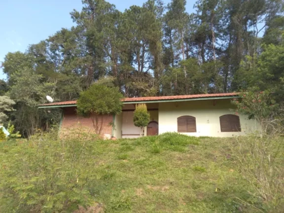 Imagem “Já pensou morar num paraíso com nascentes, colinas, e 7 casas a apenas 50km de São Paulo?”