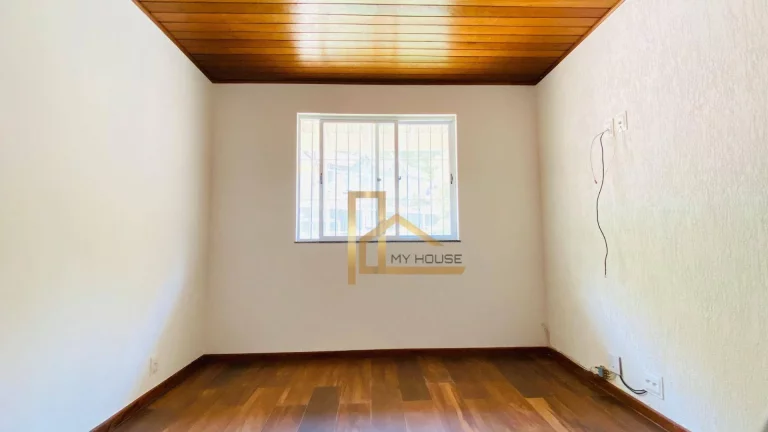 Imagem Casa com 3 quartos sendo 1 suíte no térreo à venda, 120 m² por R$ 670.000 - Granja Guarani - Teresópolis/Rio de Janeiro