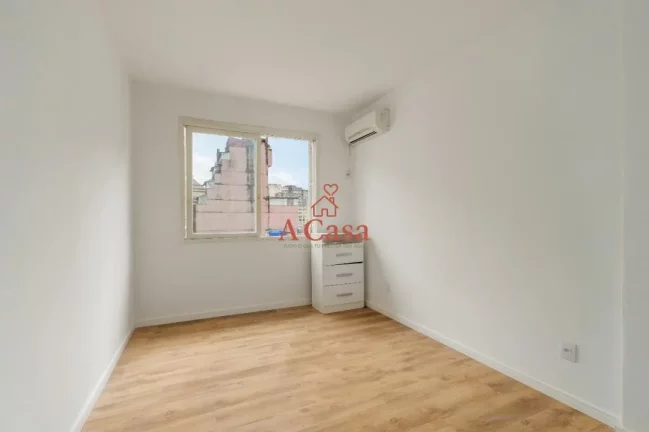 Imagem Apartamento com 2 Dormitorio(s) localizado(a) no bairro Centro Histórico em Porto Alegre / Rio Grande do Sul Ref.:251