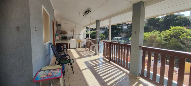 Casa Térrea com 3 dormitórios no Parque da Represa