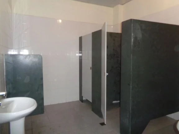 Imagem Barracão com 330m² de construção e 330m² de vagas localizado na Vila Rezende com banheiros e co...