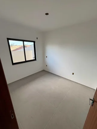 Imagem Casa com 2 dormitórios sendo 2 suítes e 1 vaga de garagem em São José/SC