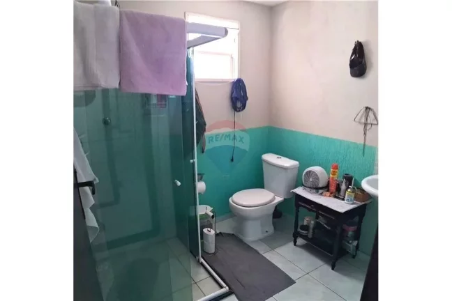 Imagem Casa com três dormitórios com banheiro no Condado .
