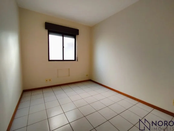 Imagem Apartamento 02 dormitórios living com sacada e garagem Bairro Fátima Santa Maria