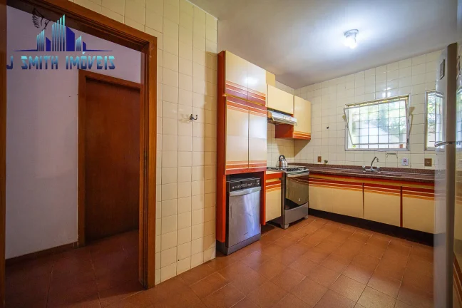 Imagem Casa com 5 Suítes para venda, em rua fechada na Granja Viana - Cotia