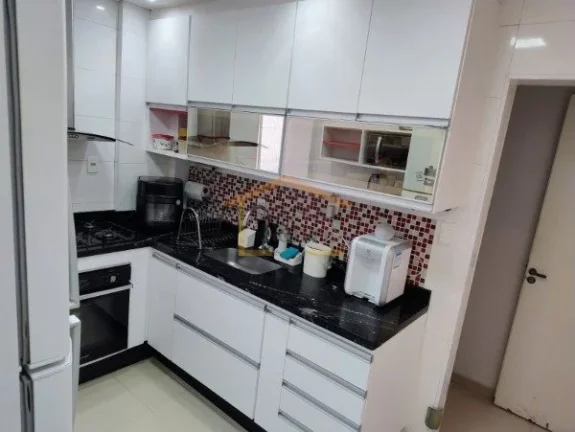 Imagem Imóvel com 109 m² de área útil, composto por 4 dormitórios, sala dois ambientes, cozinha com ar...