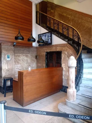 Imagem SALA COMERCIAL EM EDIFICIO HISTÓRICO NA CINELÂNDIA / IMÓVEL MOBILIADO